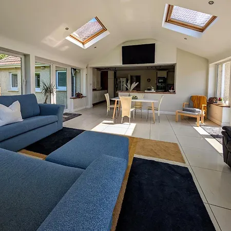 Semesterbostad Beachside Bliss 3 Bedroom Retreat With Garden Bettystown
