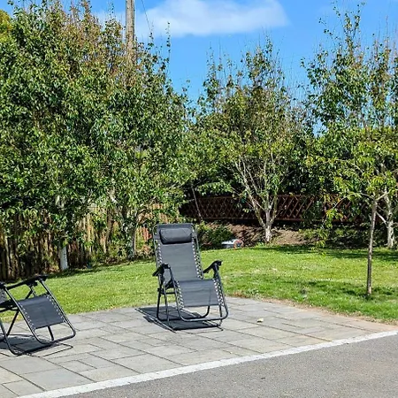 Beachside Bliss 3 Bedroom Retreat With Garden 別荘 *