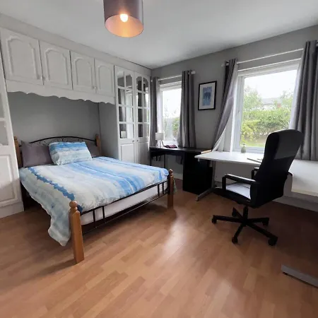 Beachside Bliss 3 Bedroom Retreat With Garden *
