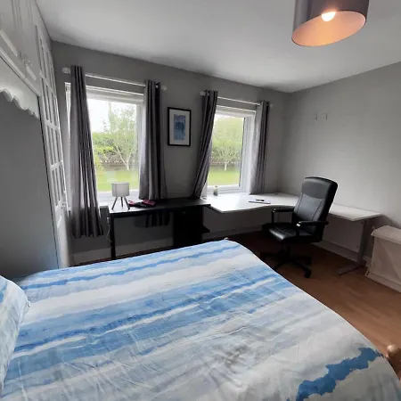 Beachside Bliss 3 Bedroom Retreat With Garden Semesterbostad