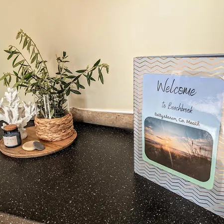 Semesterbostad Beachside Bliss 3 Bedroom Retreat With Garden