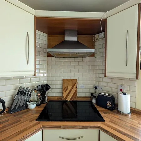 Beachside Bliss 3 Bedroom Retreat With Garden 別荘