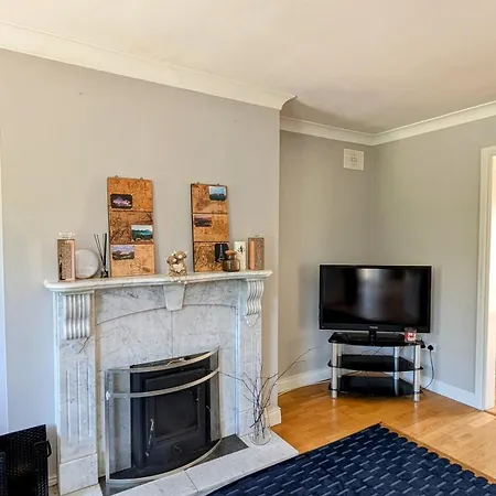 Semesterbostad Beachside Bliss 3 Bedroom Retreat With Garden