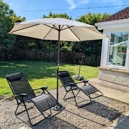 Beachside Bliss 3 Bedroom Retreat With Garden Bettystown
