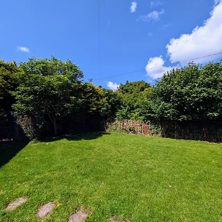 Beachside Bliss 3 Bedroom Retreat With Garden Bettystown